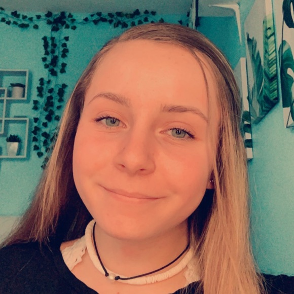 Meet your Posher, Raegan - Picture 1 of 1